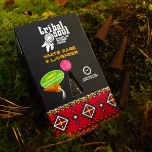 Viirukikoonused langeva suitsuga Tribal Soul Valge Salvei ja Lavendel
